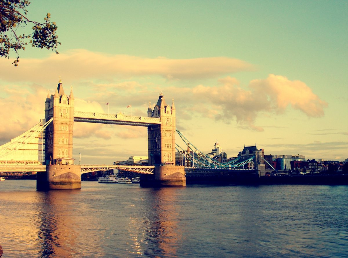 Тауэрский мост Лондон солнце