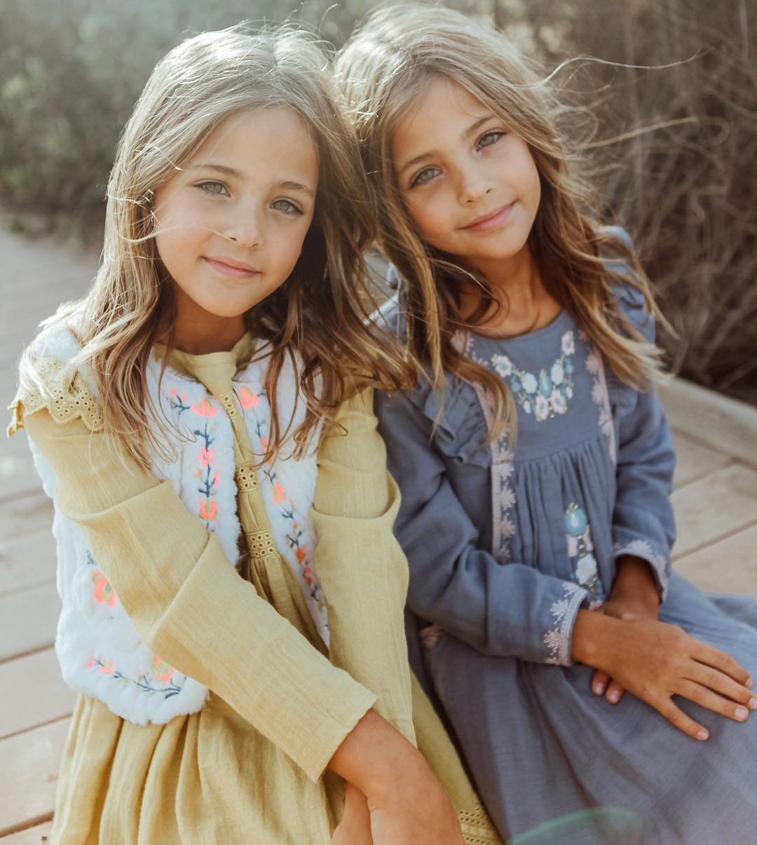 фото 2 красивых девочек