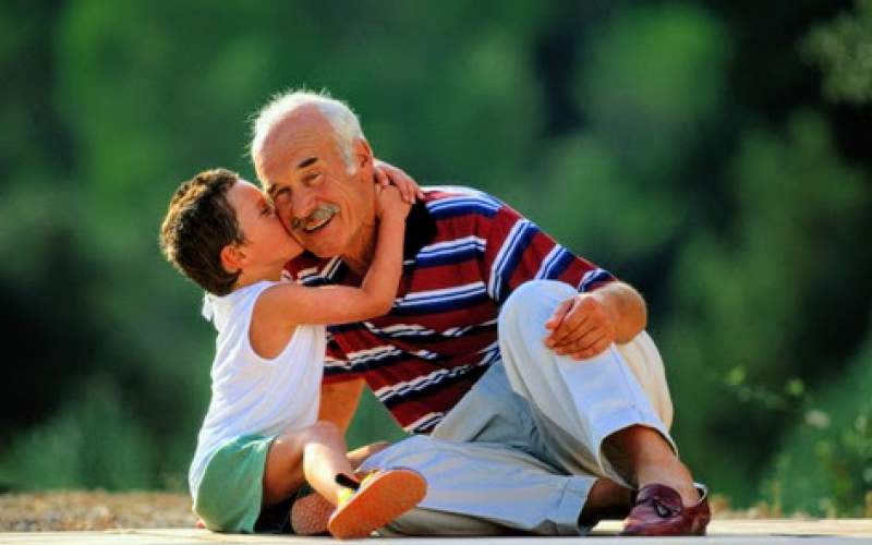 Комментарий к фото дедушки с внуком