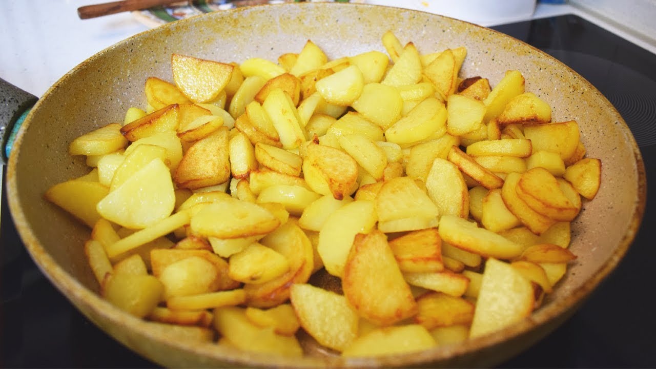 Картошка с шампиньонами на сковороде жареная с луком рецепт фото пошагово в домашних