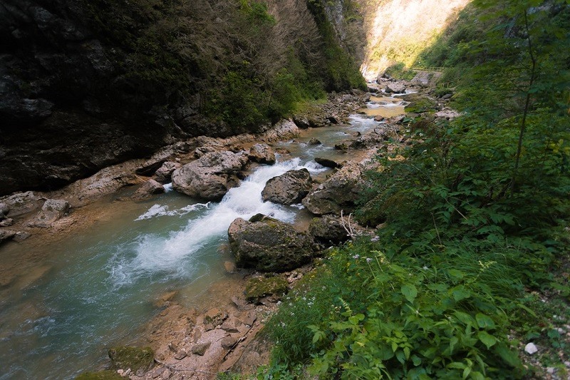 Горное ущелье лагерь фото