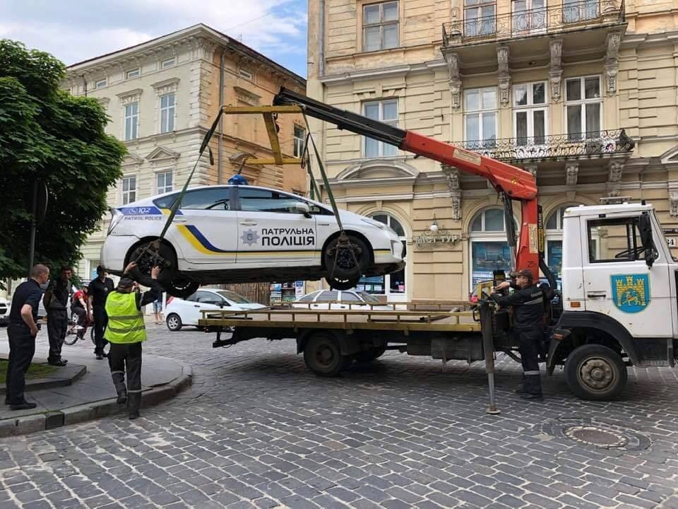 Фото внутри полицейской машины