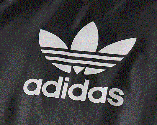 Adidas надпись