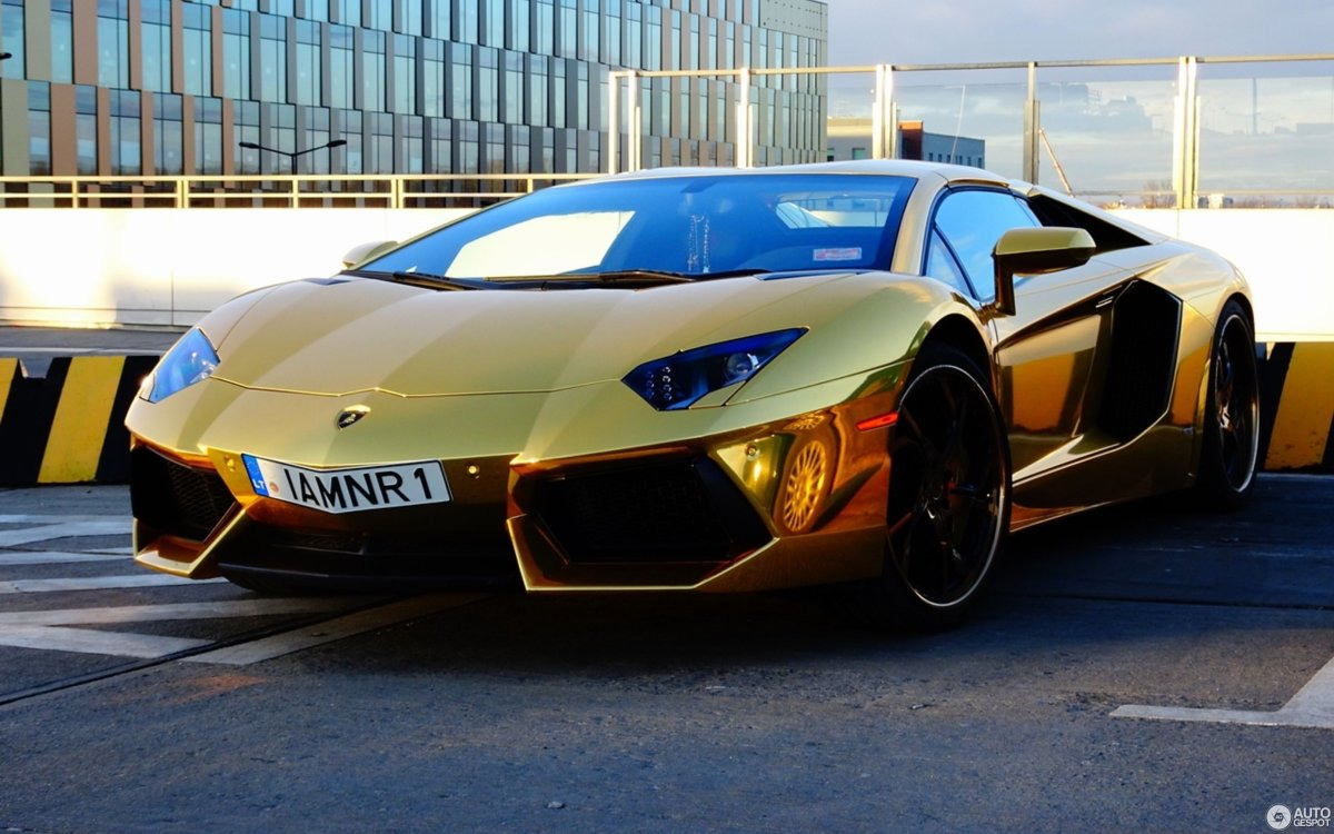 Lamborghini Aventador lp700-4 Золотая