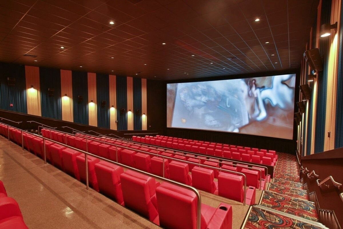 Кинотеатр внутри