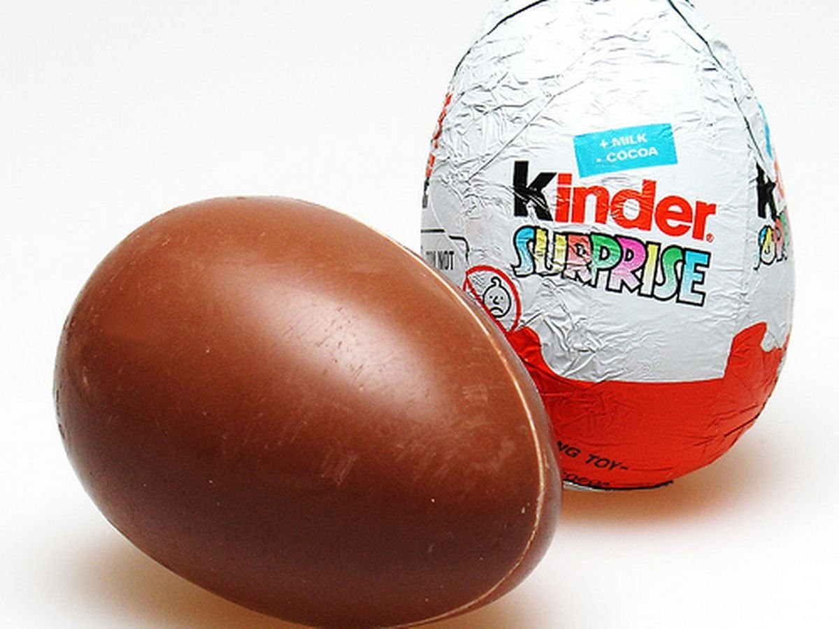 Шоколадное яйцо Киндер сюрприз