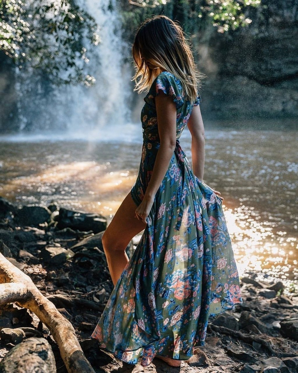 Девочка в летнем платье фото
