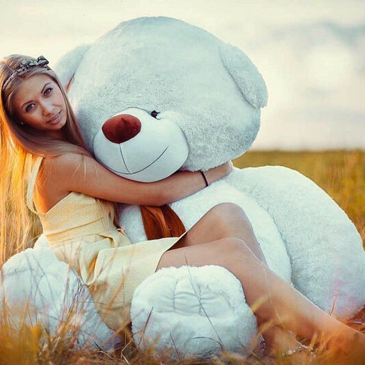 Фото девушки с плюшевым медведем фото