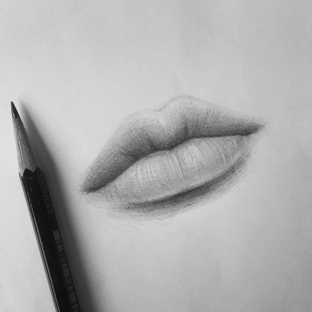 Красивые губы карандашом