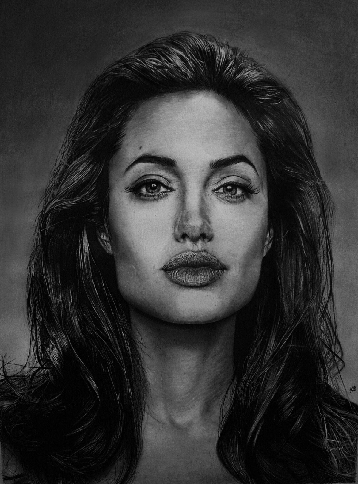 Анджелина Джоли портрет карандашом