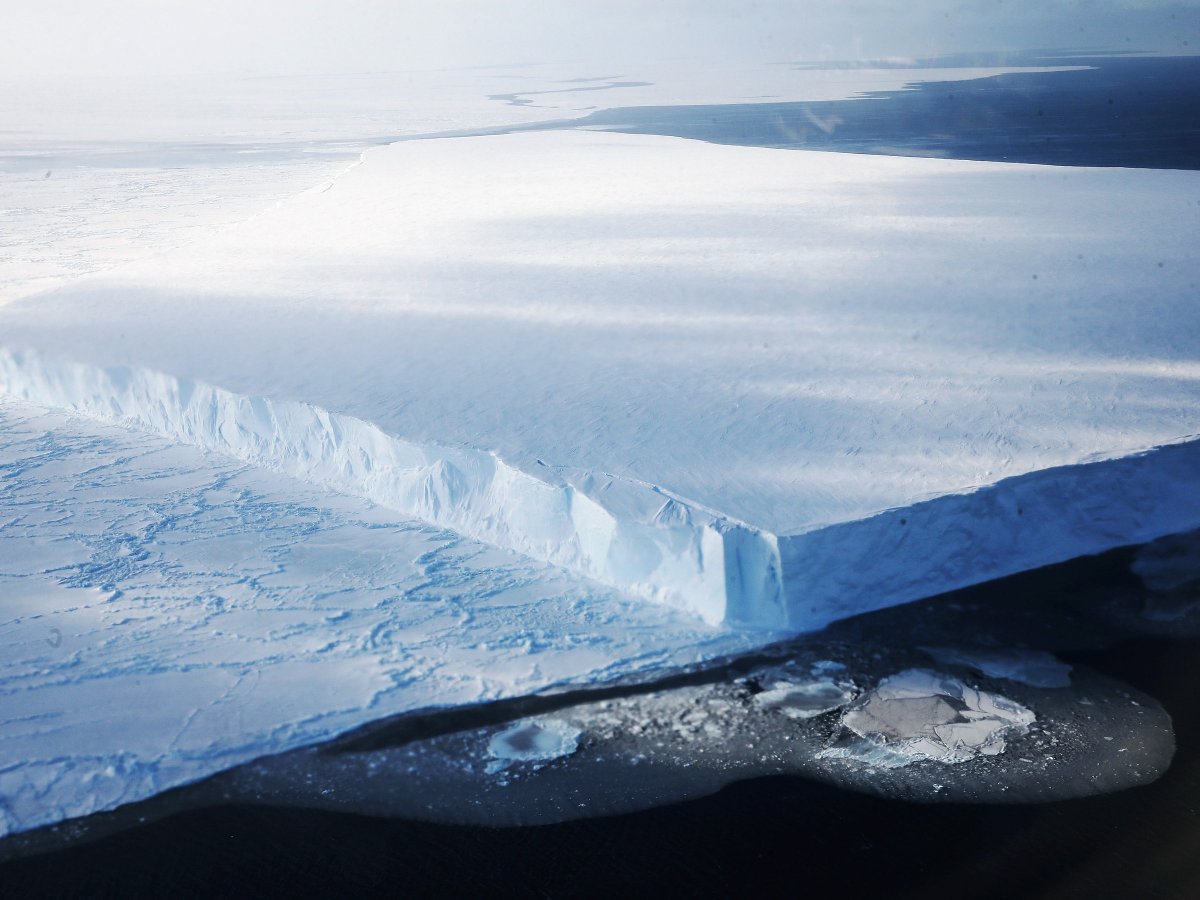 Прямоугольный Айсберг в Антарктиде