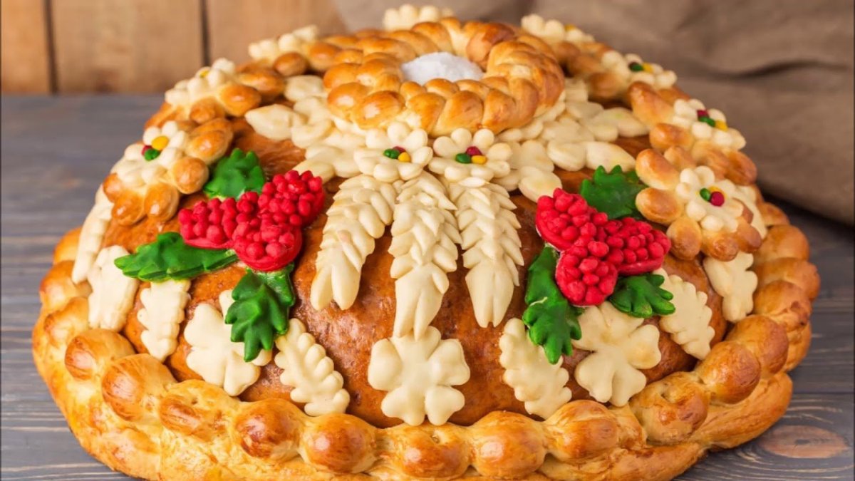 Красивый праздничный пирог фото