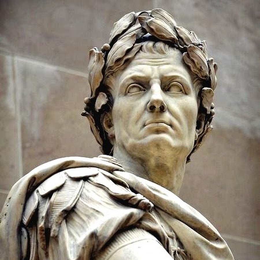 Юлий Цезарь статуя