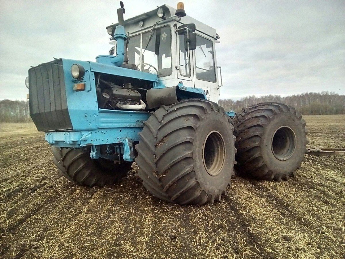 тракторы россии фото