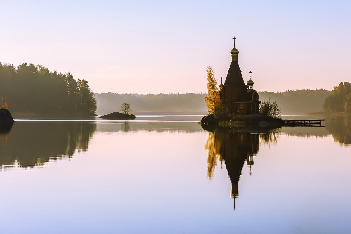Церковь Андрея Первозванного на реке Вуокса туман