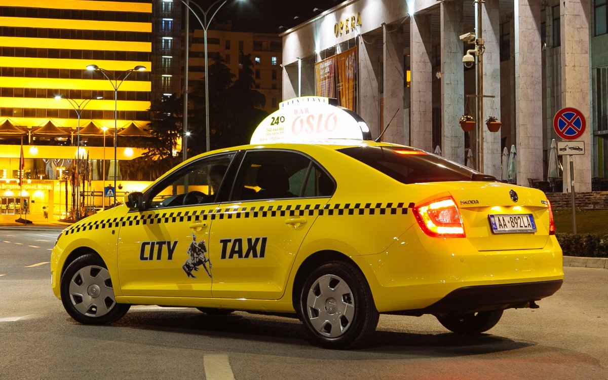 Красивые машины такси