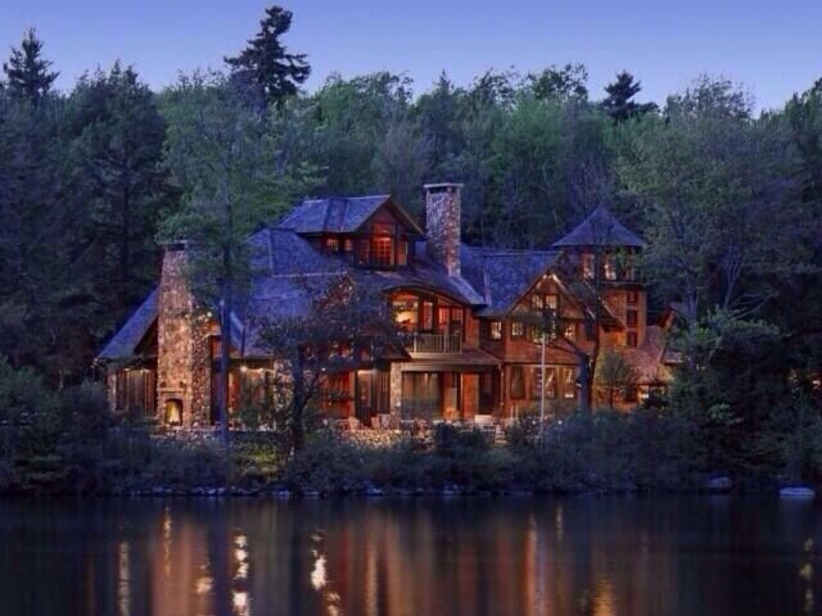 красивый дом у реки фото