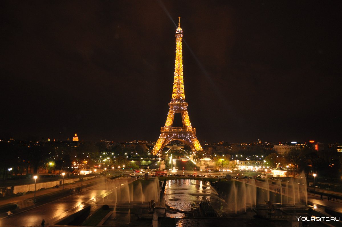 Эйфелева башня в Париже фото ночью