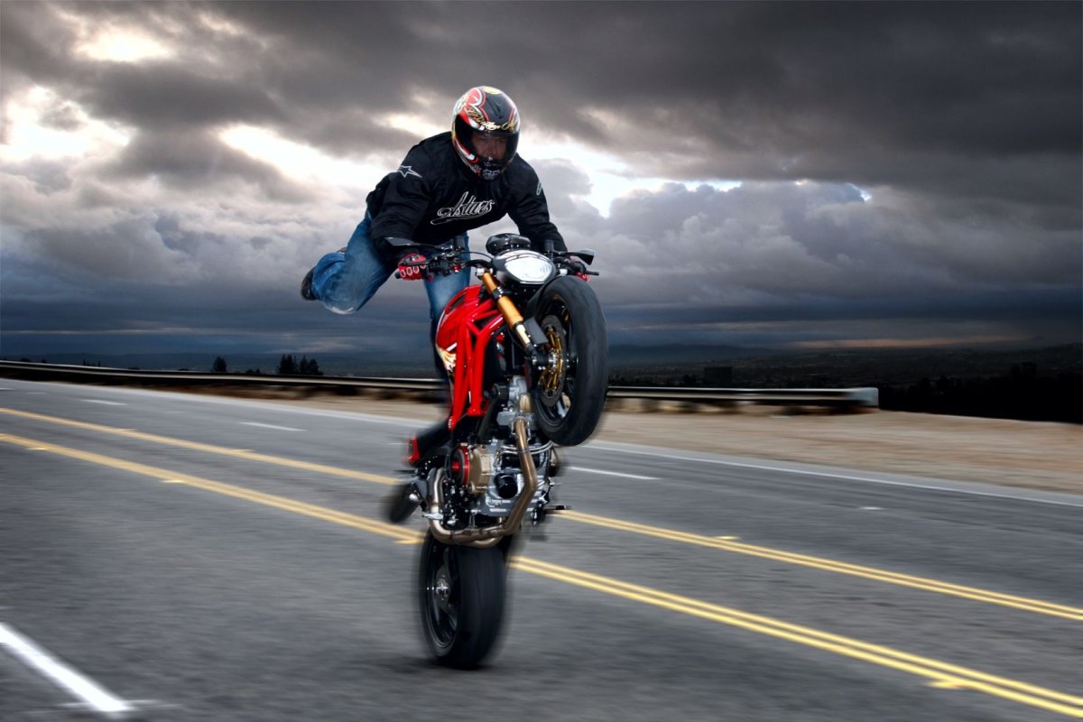 Ducati Monster 696 Stunt