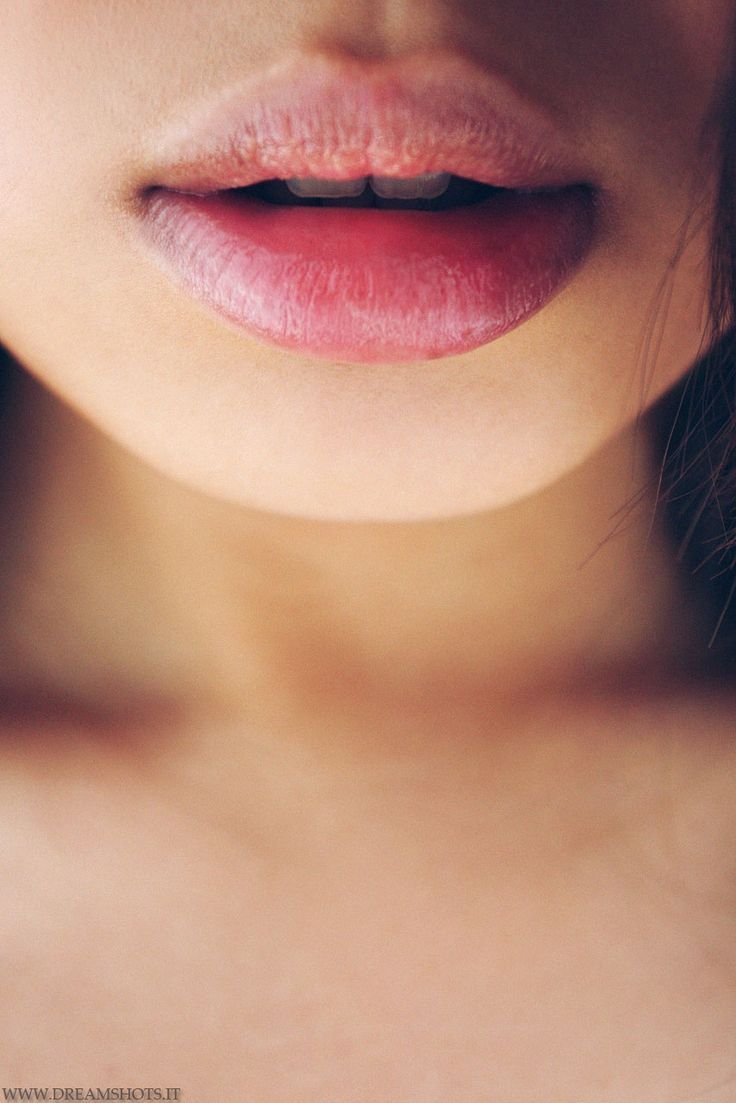 фото губ девушек без помады