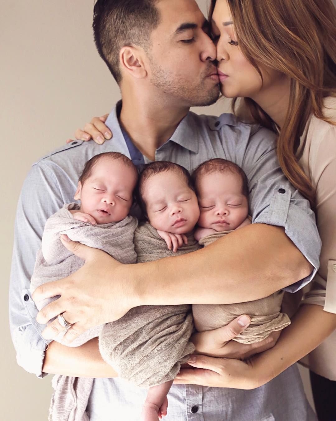 фото семьи с новорожденным ребенком
