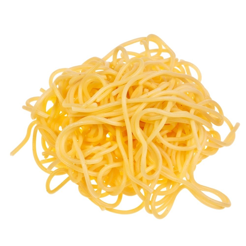Спагетти на белом фоне