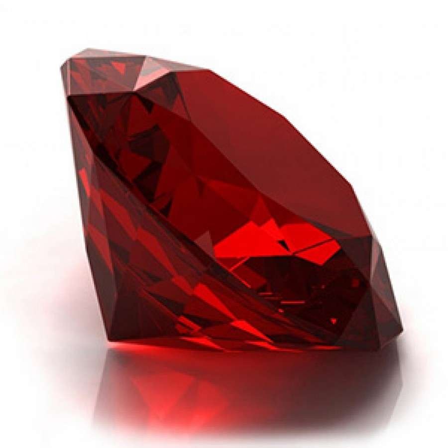 Красный Рубин камень