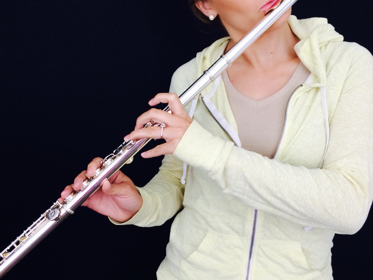 Playing flute. Эммануэль Пайю флейта. Октобасовая флейта.