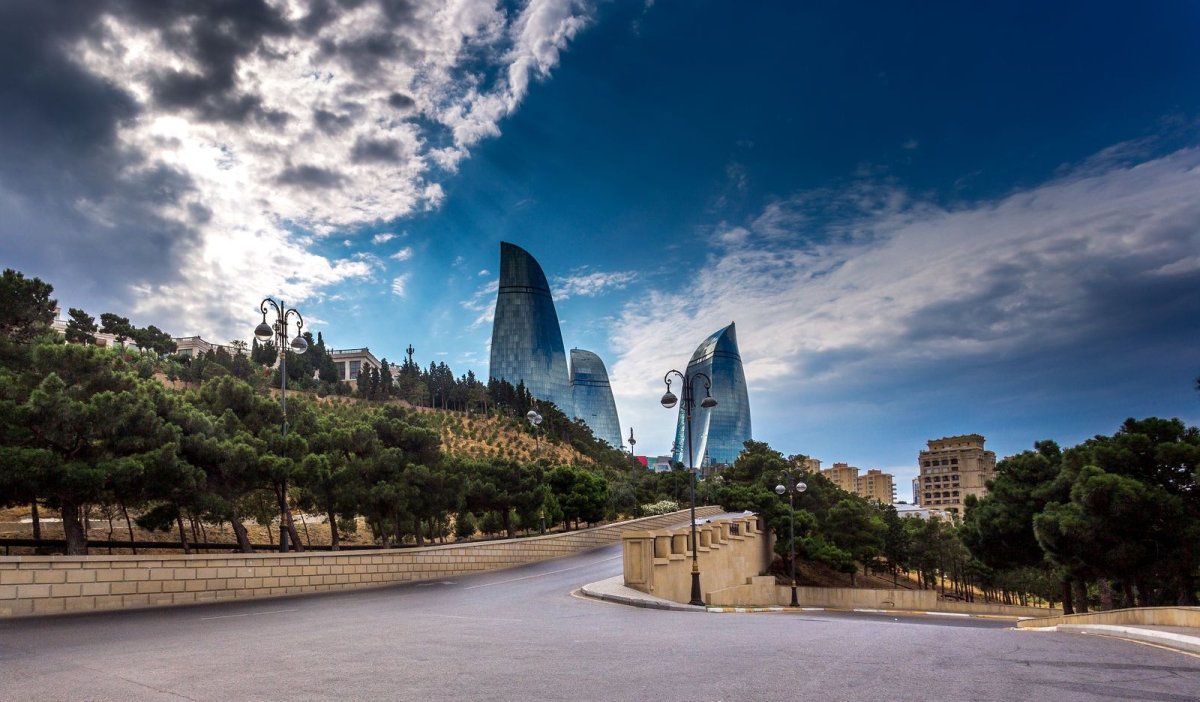 Фон Азербайджана город Баку