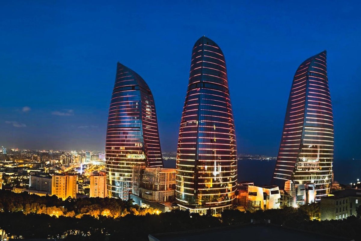 Пламенные башни Азербайджан