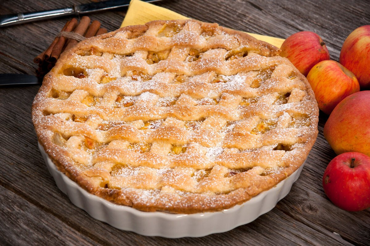 Песочный яблочный пирог. Apple pie (яблочный пирог). Яблочный спас пирог. Пирог чб.