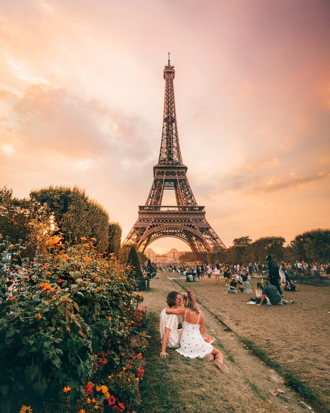 Эйфелева башня в Париже. Эйфелева башня в Париже фото. Достопримечательности Франции Эйфелева башня. Фотосессия в Париже. France travel